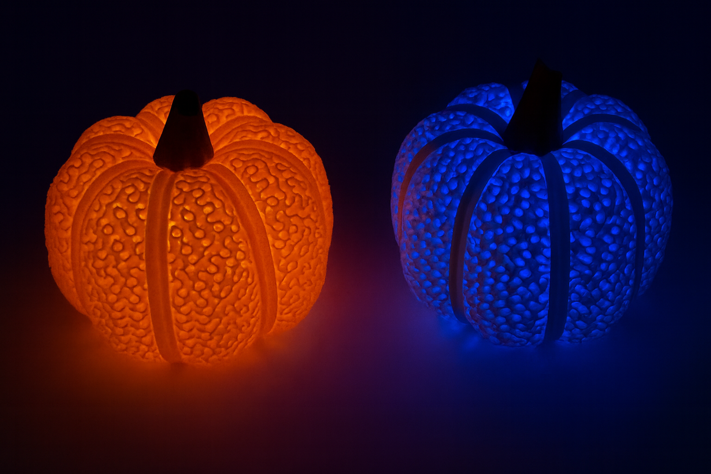 Glowing LED Pumpkin – Light-Up Halloween Decoration with Unique Pattern
