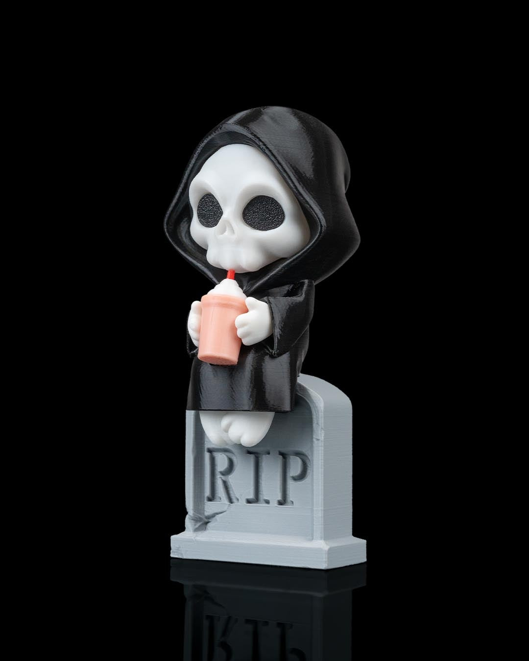 Grim Reaper Figurine – Cute Skeleton Drinking Milkshake – Spooky Gothic Desk Buddy – Funny RIP Tombstone Collectible – Halloween Shelf Decor
