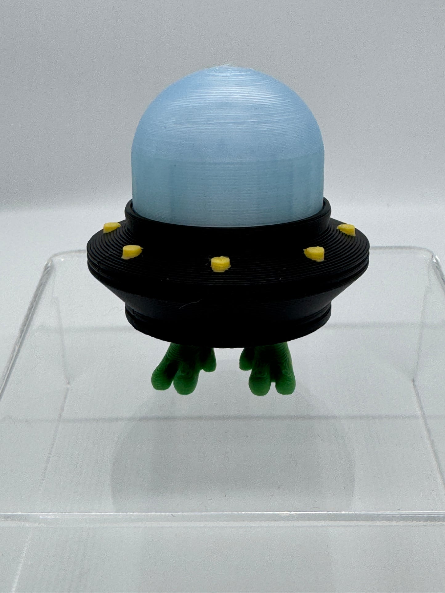 Alien Saucer Buddy – 3D Printed UFO with Dangling Feet